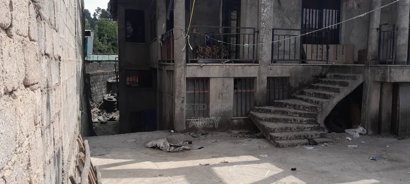 8bdrm Mansion in Bole for sale