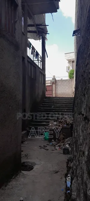 8bdrm Mansion in Bole for sale