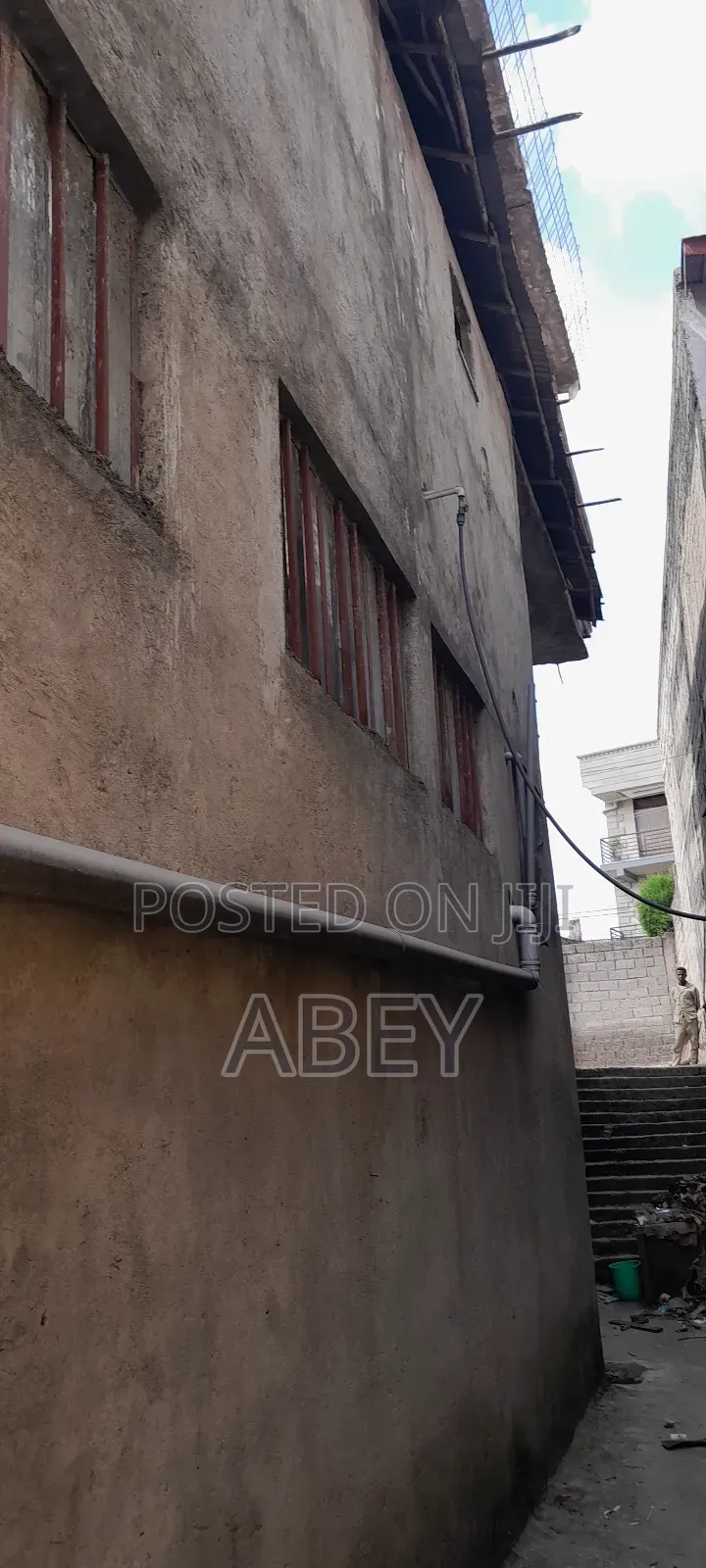 8bdrm Mansion in Bole for sale