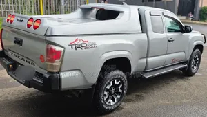 Toyota Tacoma 2020 Silver