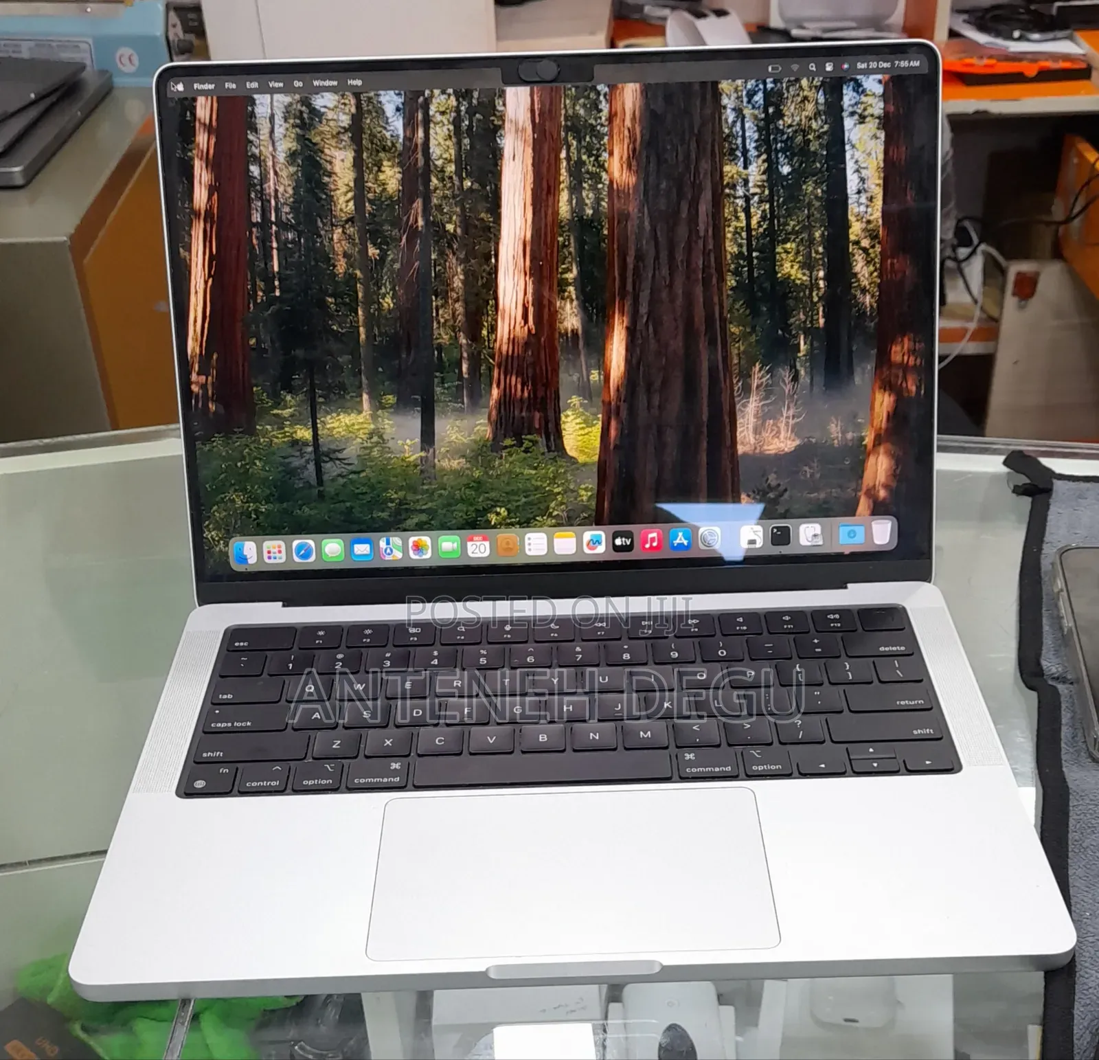 New Laptop Apple MacBook Air 2022 M2 8GB Apple M2 SSD 256GB