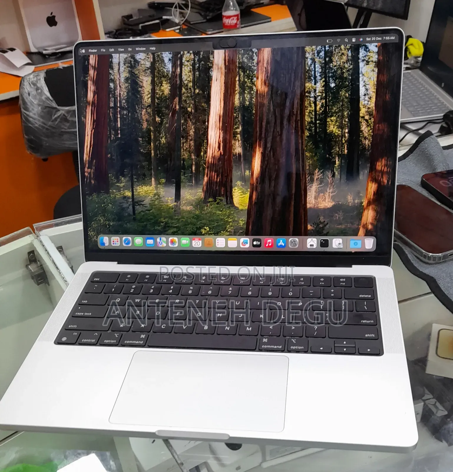 New Laptop Apple MacBook Air 2022 M2 8GB Apple M2 SSD 256GB