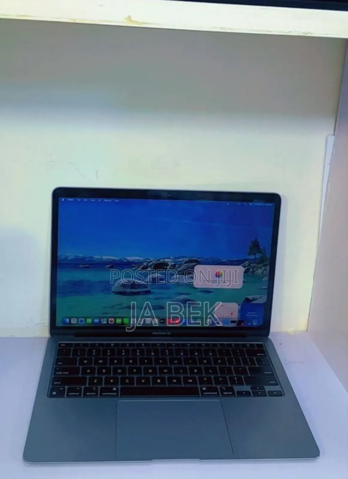 New Laptop Apple MacBook Air 2020 M1 8GB Apple M1 SSD 256GB