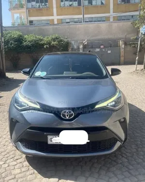 Photo - Toyota C-HR 2021 Maroon