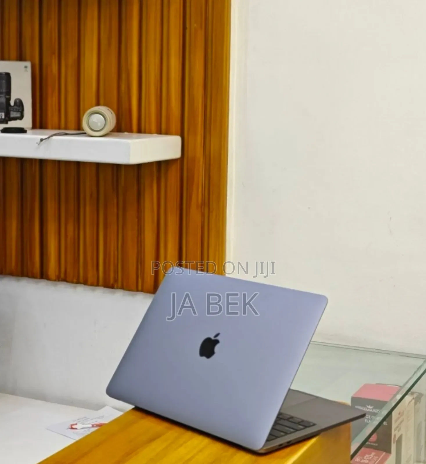 New Laptop Apple MacBook Pro 2019 16GB Intel Core I7 SSD 256GB