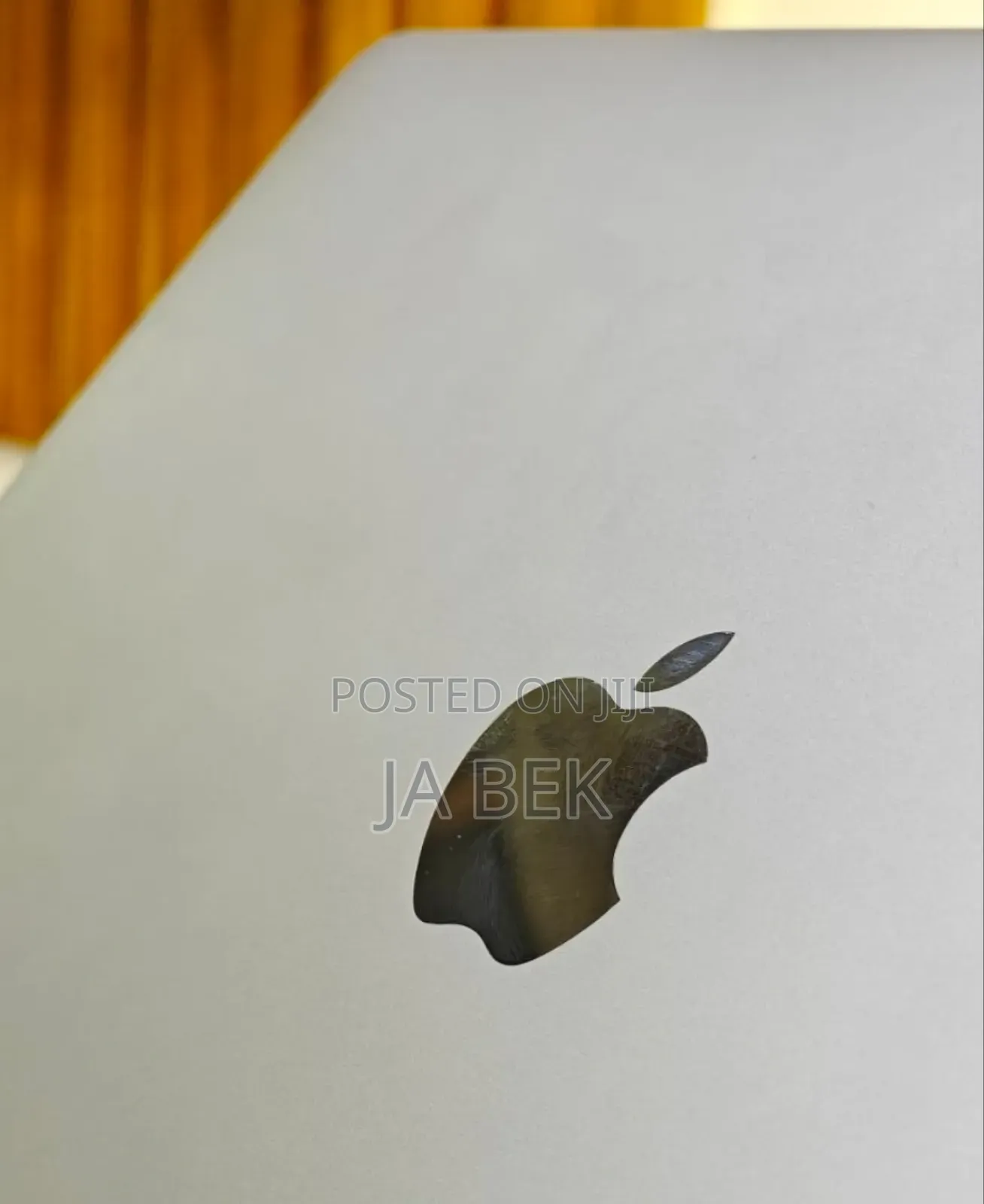 New Laptop Apple MacBook Pro 2019 16GB Intel Core I7 SSD 256GB