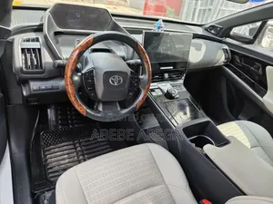 Toyota bZ4X 71.4 kWh AWD 2022 White