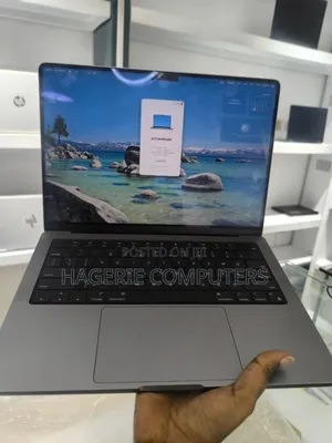 Photo - New Laptop Apple MacBook Pro 2020 M1 16GB Apple M1 Pro SSD 512GB