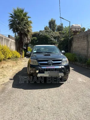 Photo - Toyota Hilux 2009 Black