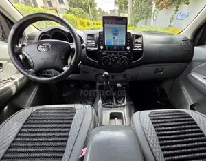 Toyota Hilux 2009 Black