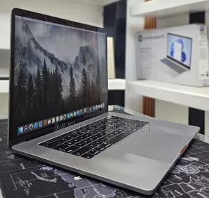 New Laptop Apple MacBook Pro 16GB Intel Core I9 SSD 512GB