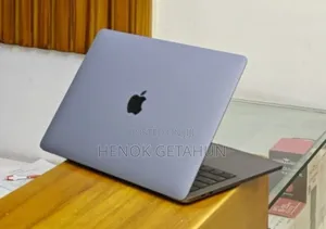New Laptop Apple MacBook Pro 2019 16GB Intel Core I7 SSD 512GB