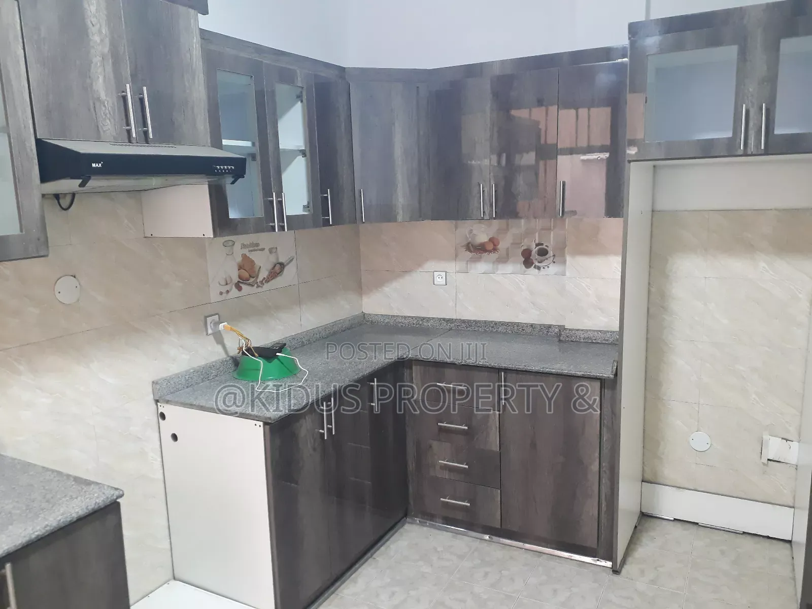 4bdrm House in Nasswe Real State, Nifas Silk-Lafto for rent