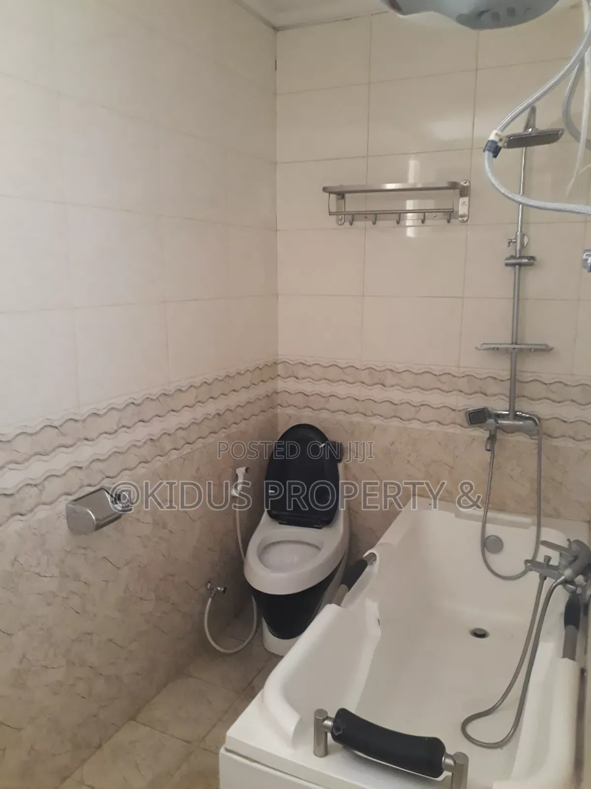 4bdrm House in Nasswe Real State, Nifas Silk-Lafto for rent