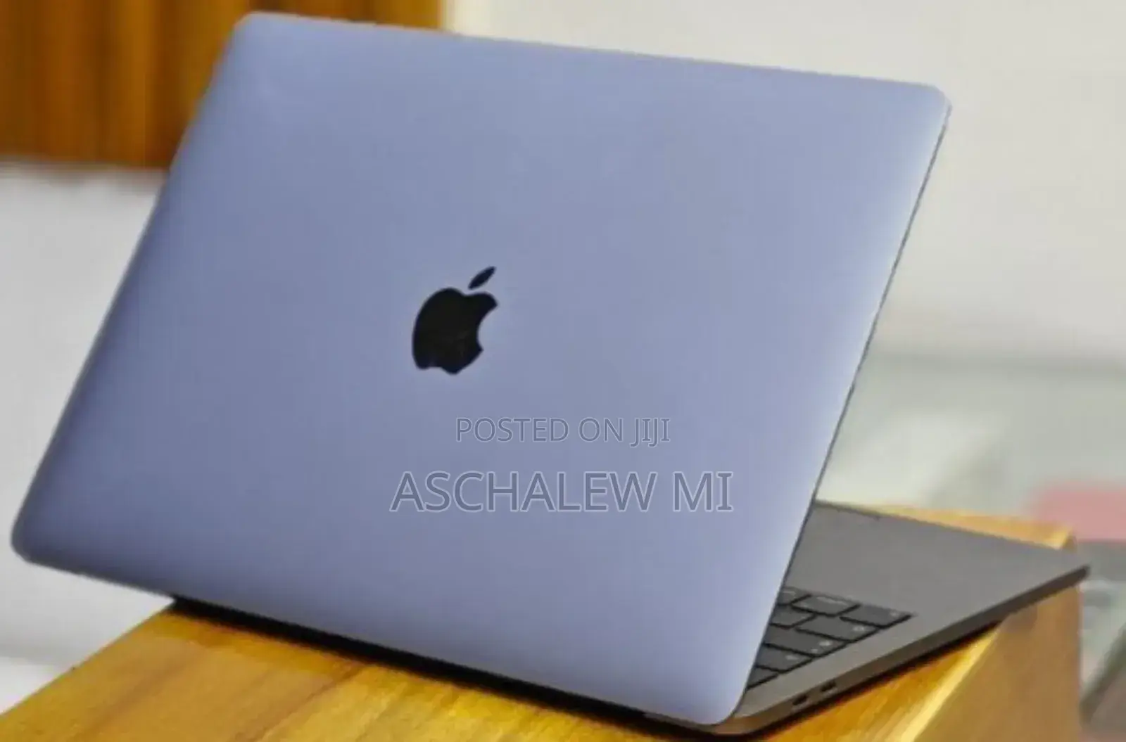 New Laptop Apple MacBook Pro 2019 8GB Intel Core I7 SSD 256GB