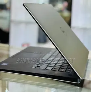 New Laptop Dell Precision 5520 16GB Intel Core I7 SSD 512GB