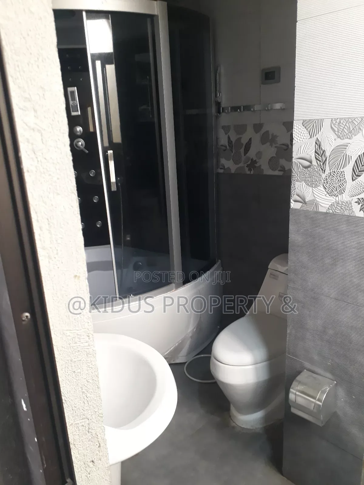 5bdrm House in Mekaele Africa, Nifas Silk-Lafto for rent