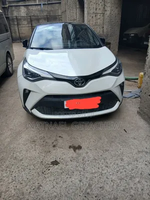 Photo - Toyota C-HR 2020 White