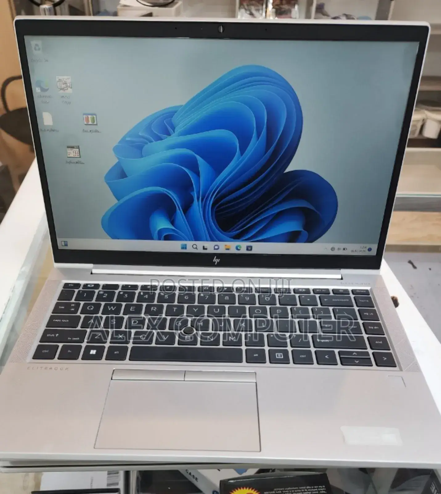 New Laptop HP EliteBook 845 G8 16GB AMD Ryzen 5 SSD 512GB