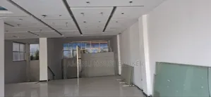 አስቸኳይ የሚከራይ165sqm ለshoroom እና ለካፌ ፣ለባንክ የሚሆን ግራወንድ ላይ ፍየል ቤት አከባቢ