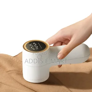 Photo - Rechargeable Electric Lint Remover