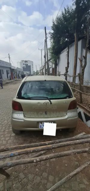 Toyota Vitz 2002 Gold