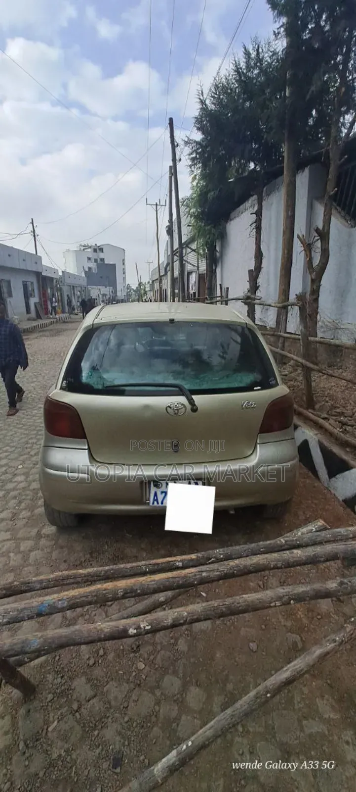 Toyota Vitz 2002 Gold