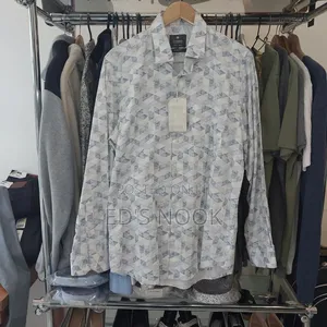 Men’S White Long-Sleeve Button-Up Shirt With Blue Triangular Pattern