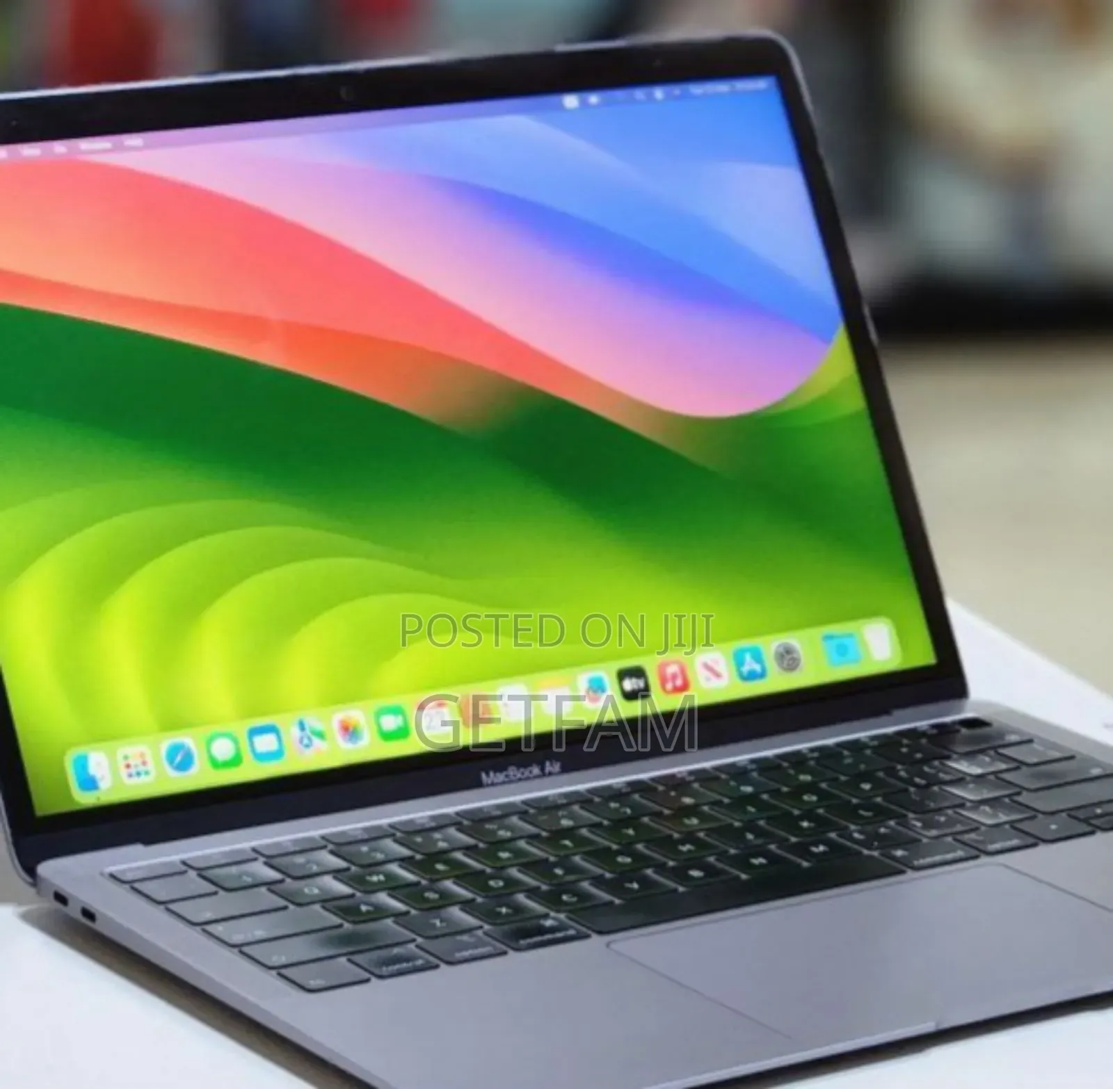 New Laptop Apple MacBook Pro 2019 8GB Intel Core I5 SSD 256GB