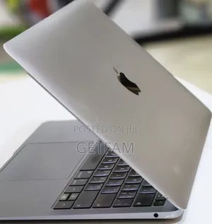 New Laptop Apple MacBook Pro 2019 8GB Intel Core I5 SSD 256GB