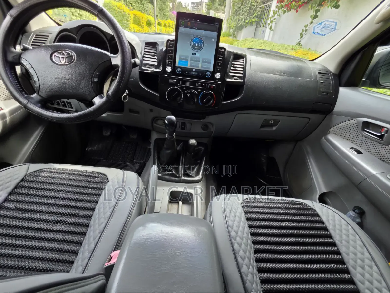 Toyota Hilux 2009 Gray