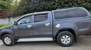 Toyota Hilux 2009 Gray
