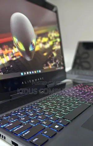 New Laptop Alienware Area-51m 16GB Intel Core I7 SSD 512GB