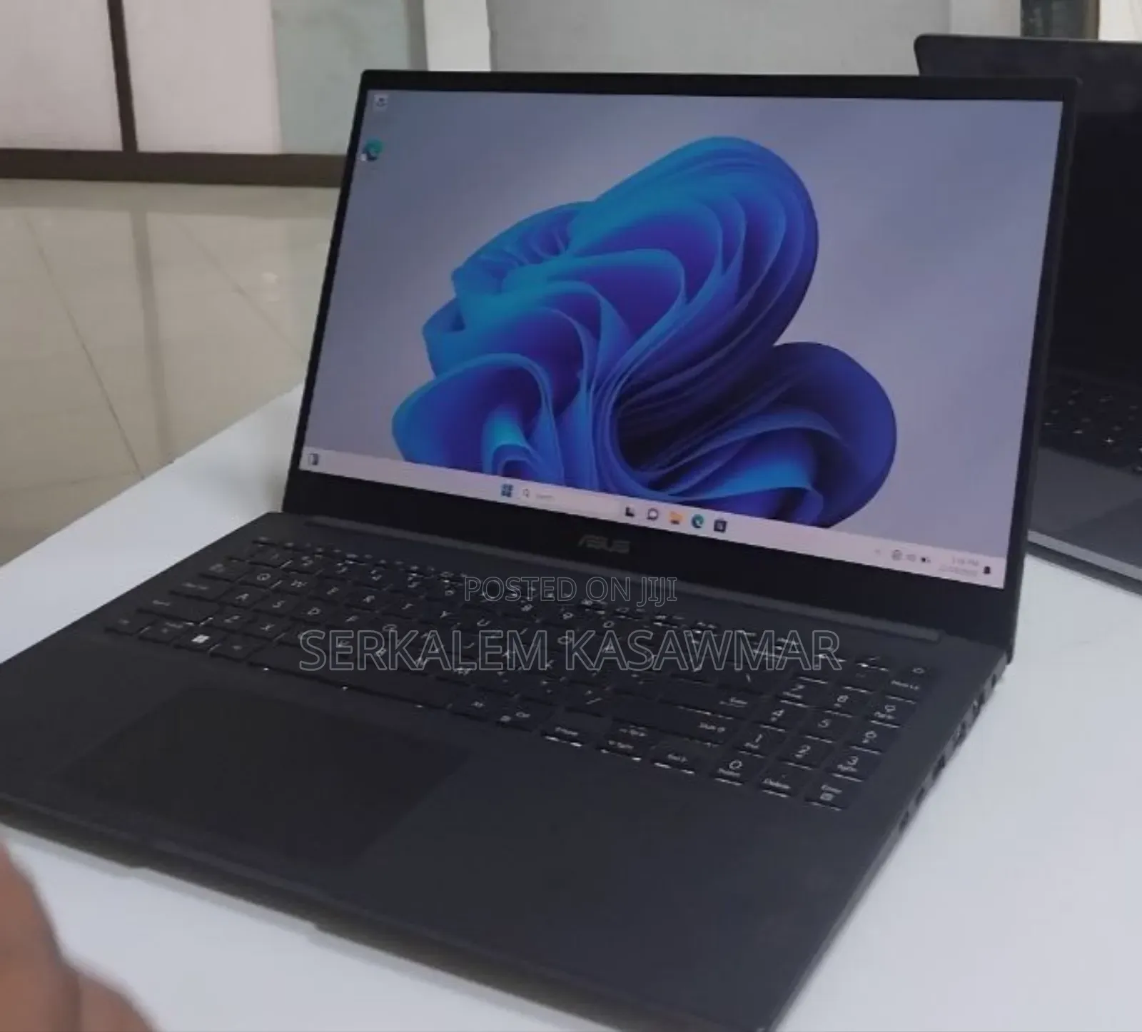 New Laptop Asus VivoBook 15 X505BA 16GB Intel Core I9 SSD 1T