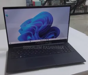 New Laptop Asus VivoBook 15 X505BA 16GB Intel Core I9 SSD 1T