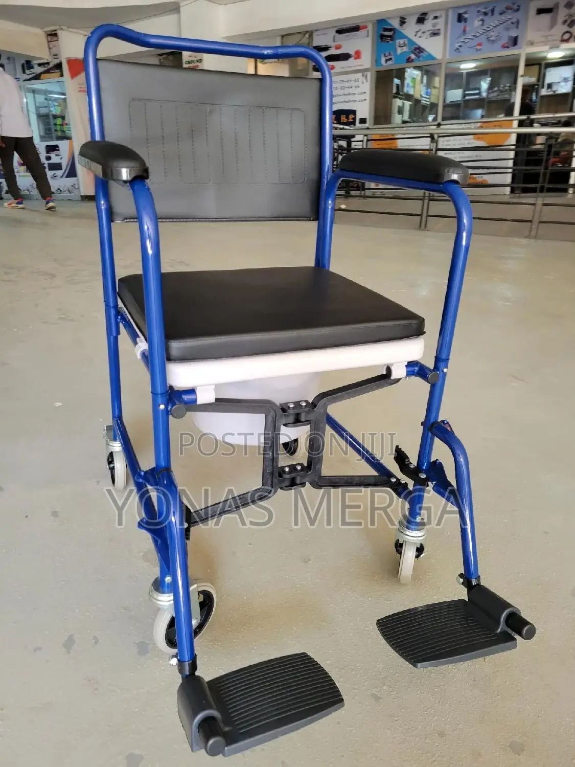 Commode Chair棘既wheelchair With Built-in Toilet for Home Bedroom