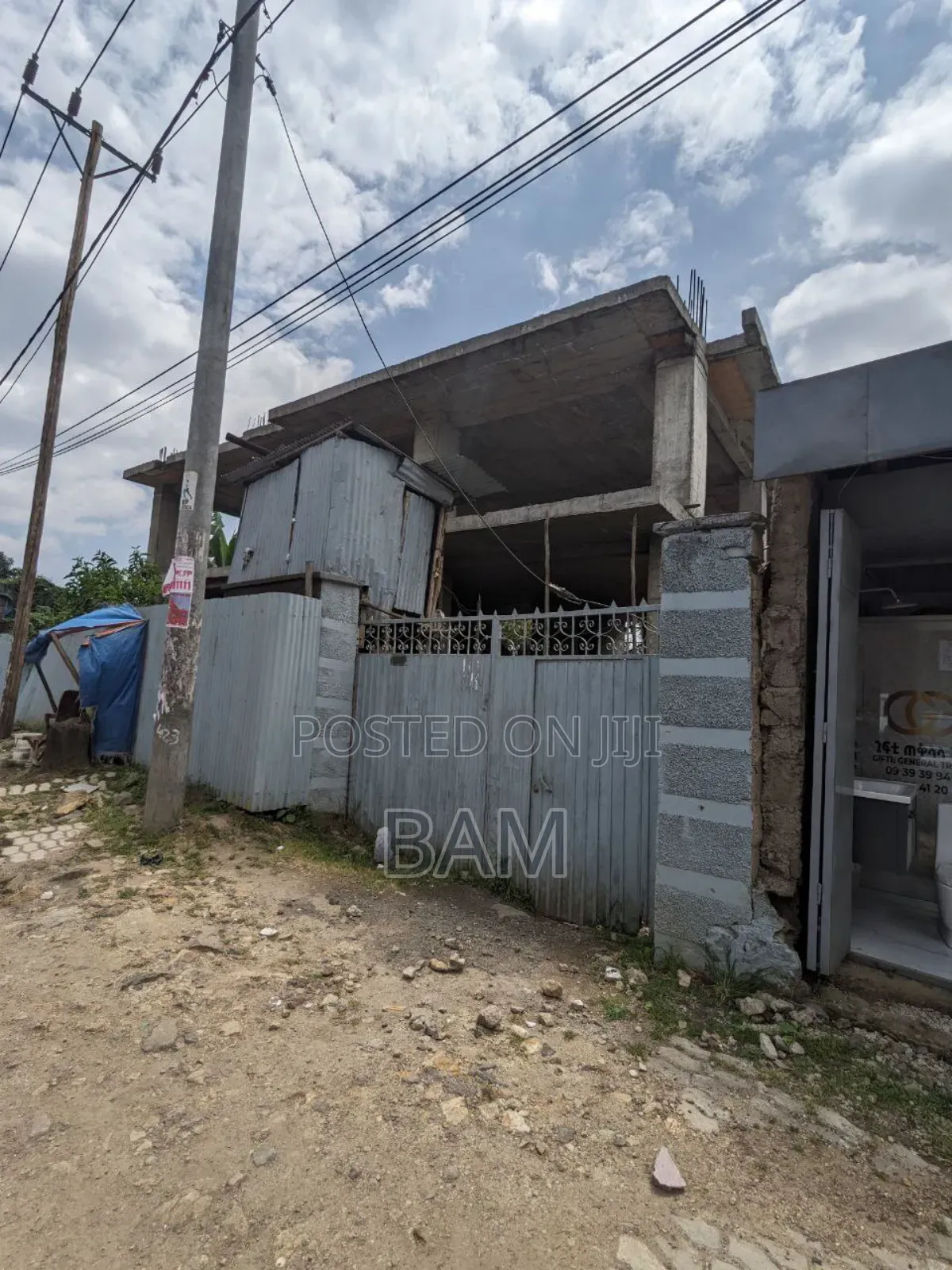 20bdrm House in Private, Yeka for sale