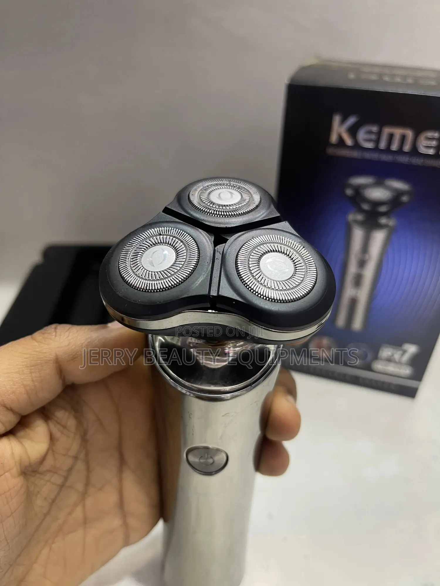 Kemei Km 386 Rechargeable Shaver