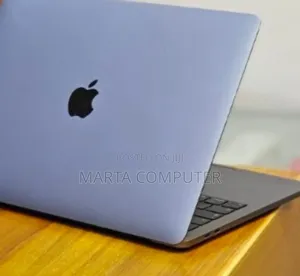 New Laptop Apple MacBook Pro 2019 8GB Intel Core I5 SSD 512GB