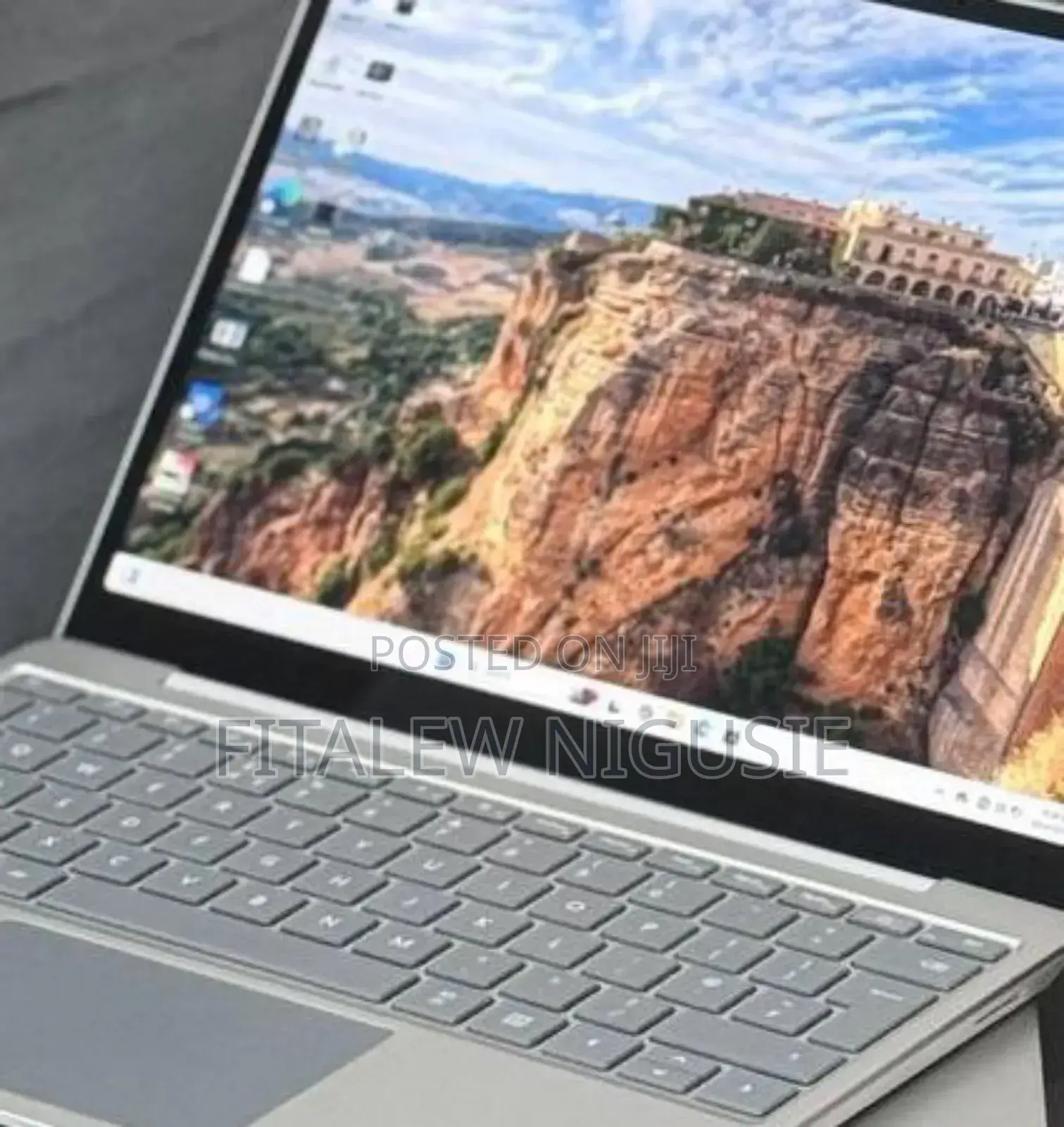 New Laptop Microsoft Surface 8GB Intel Core I5 SSD 512GB