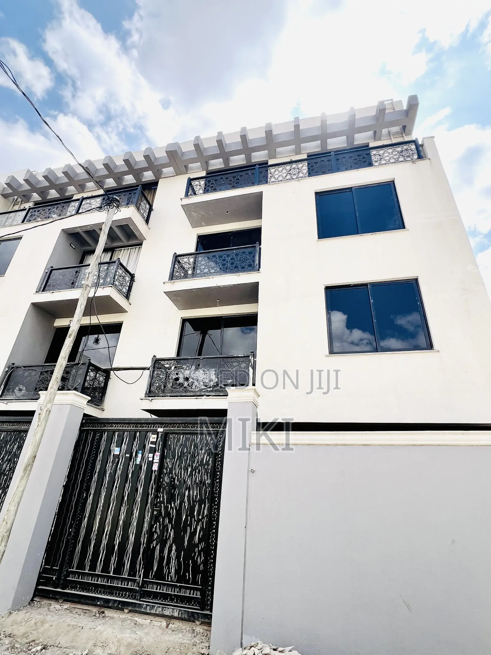 Furnished 5bdrm Townhouse/Terrace in Garment Nahom, Nifas Silk-Lafto