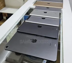 New Apple iPad Air (2022) 64 GB