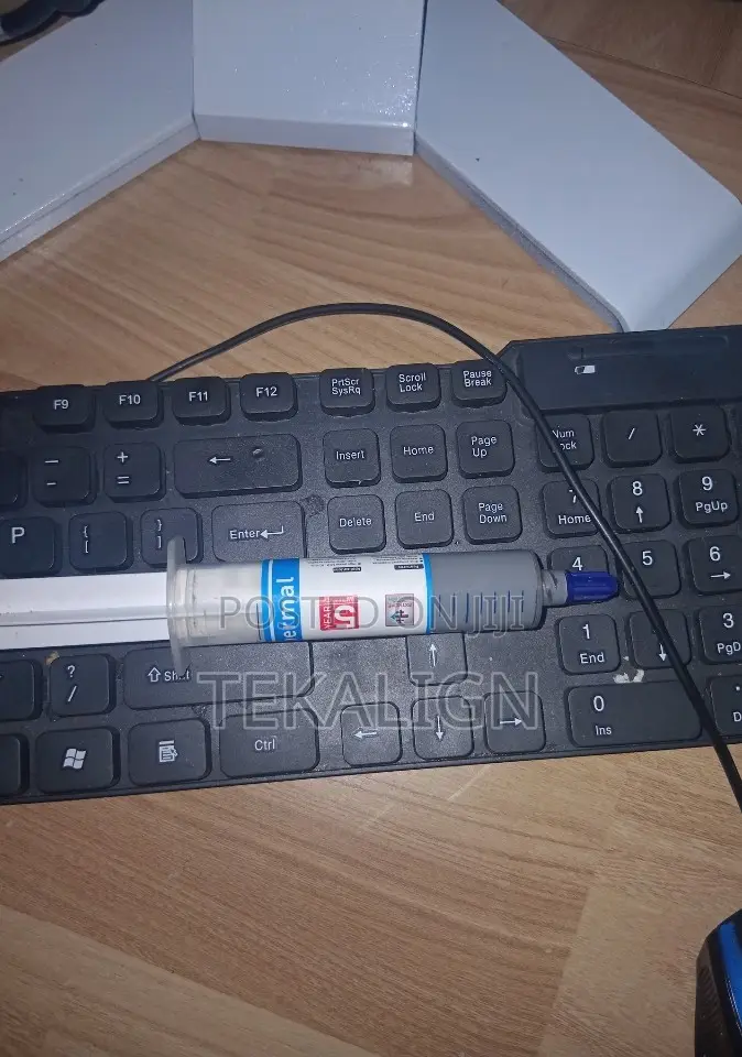 Desktop Computer Dell OptiPlex XE2 12GB Intel Core i3 HDD 500GB