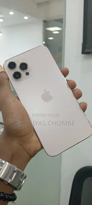 Photo - Apple iPhone 12 Pro Max 256 GB Gold