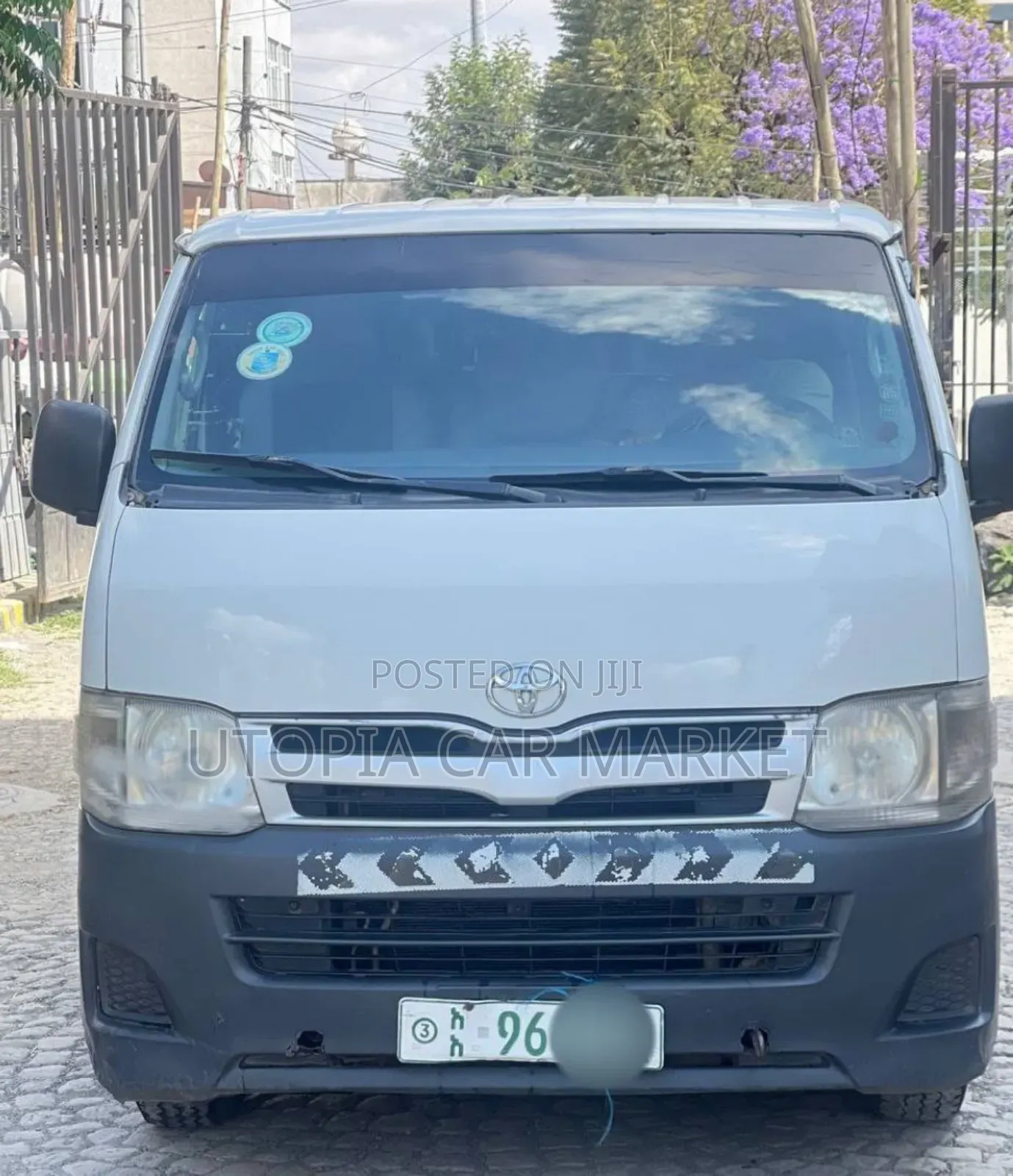 Toyota HiAce 2012 White