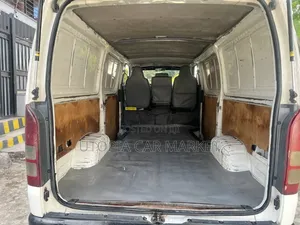 Toyota HiAce 2012 White