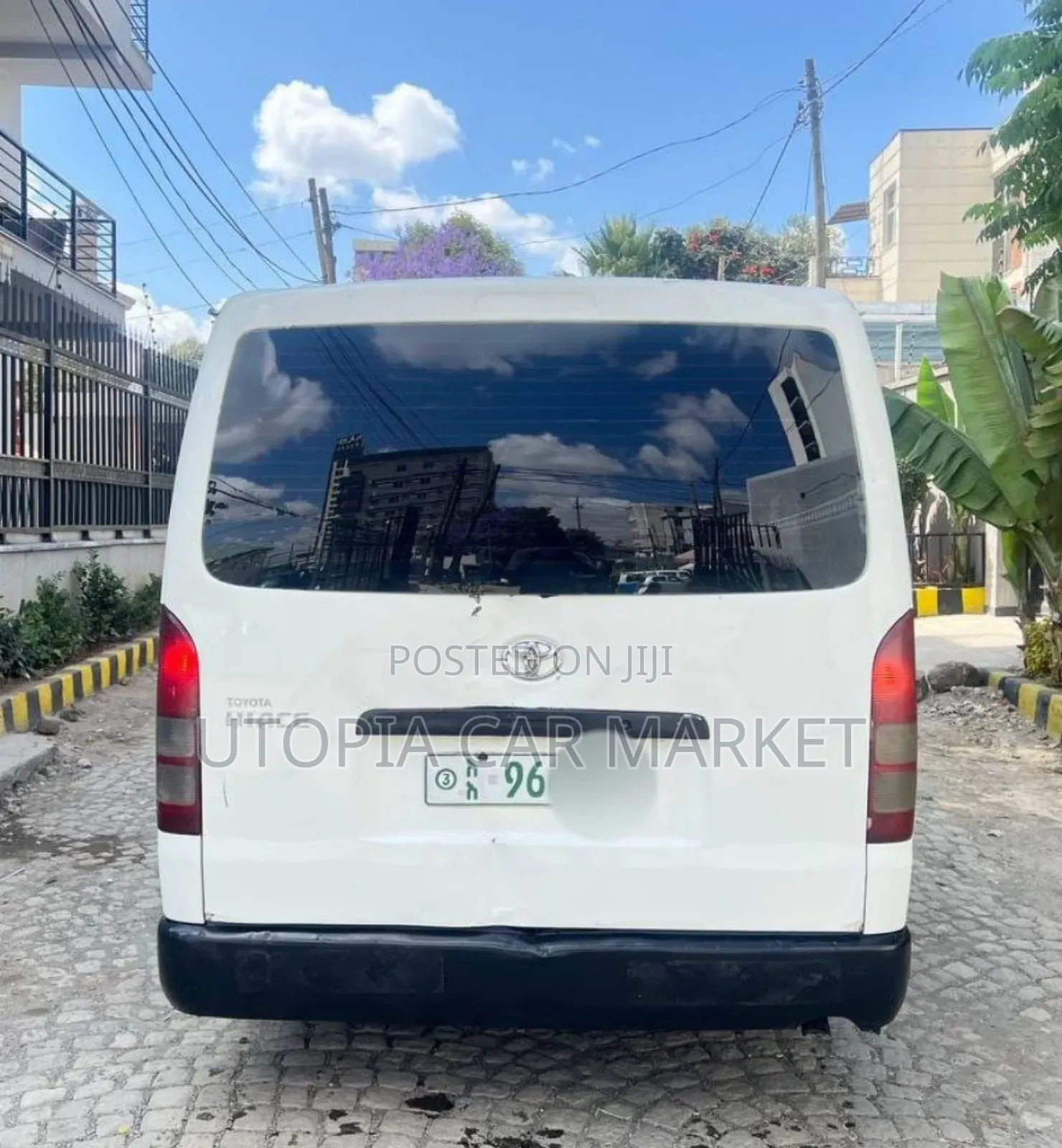 Toyota HiAce 2012 White