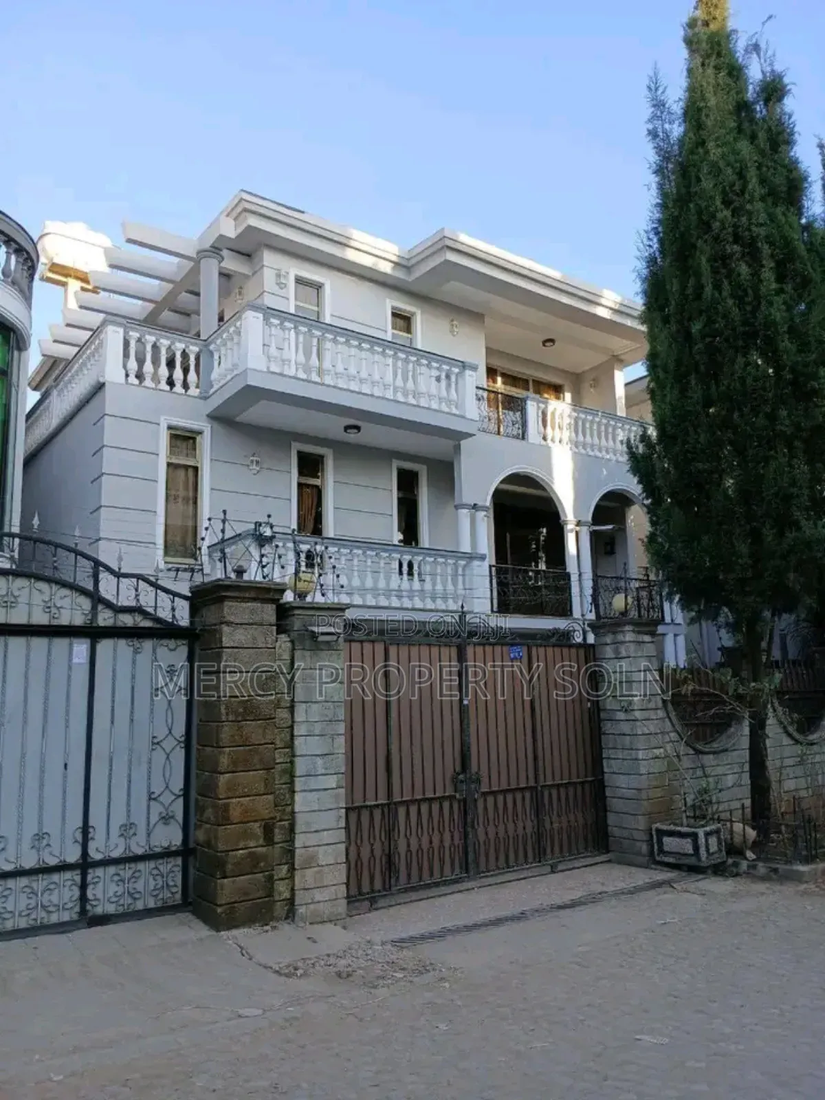 Furnished 5bdrm House in Bole for sale