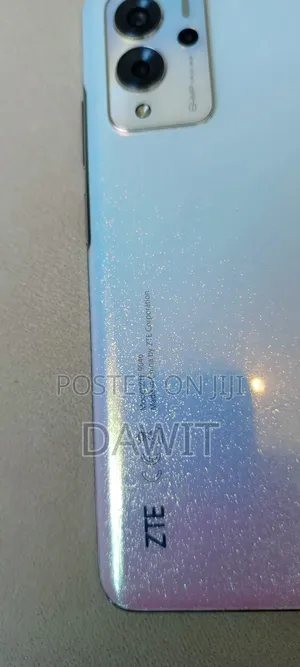 ZTE Blade V40 Pro 128 GB Silver