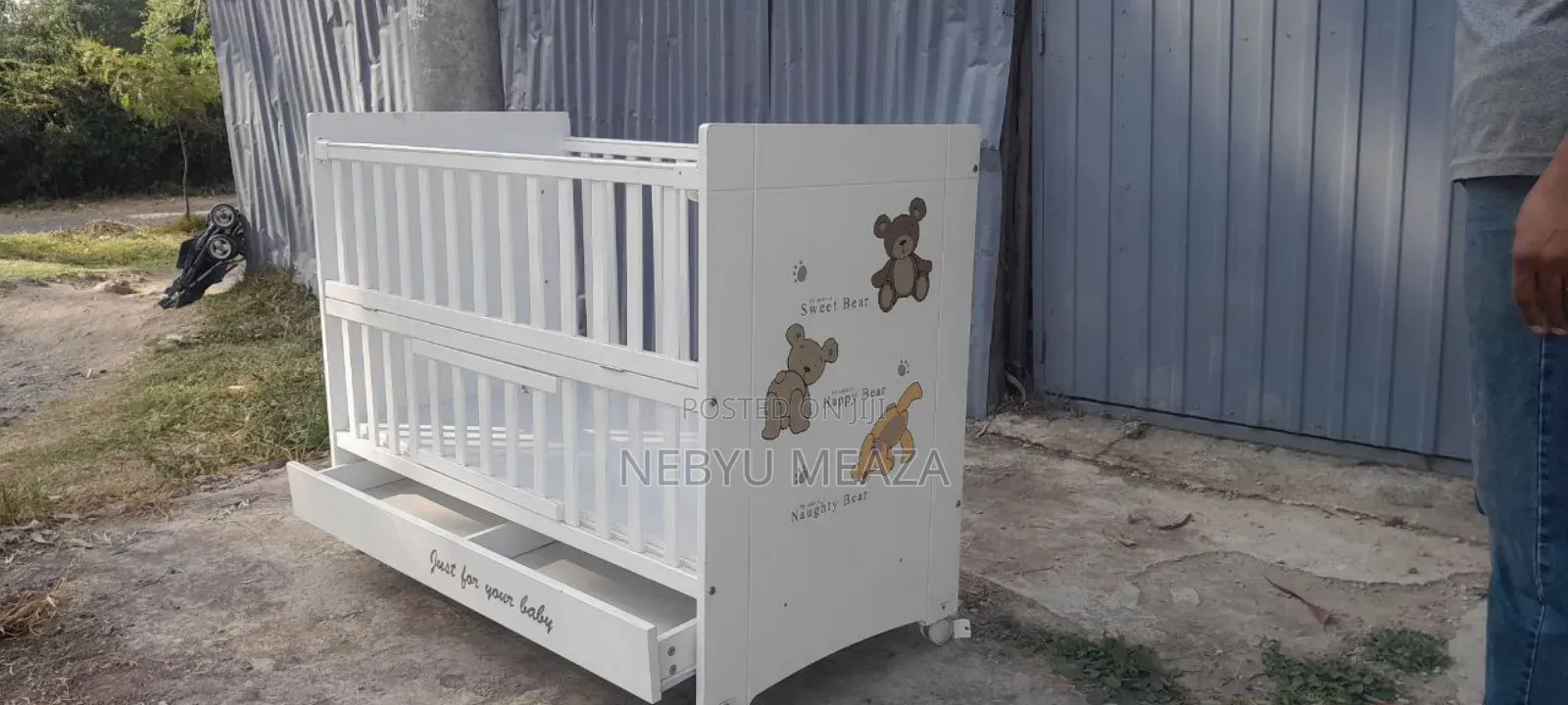 የ ልጆች አልጋ ይዞታው ጥሩ የሆነ